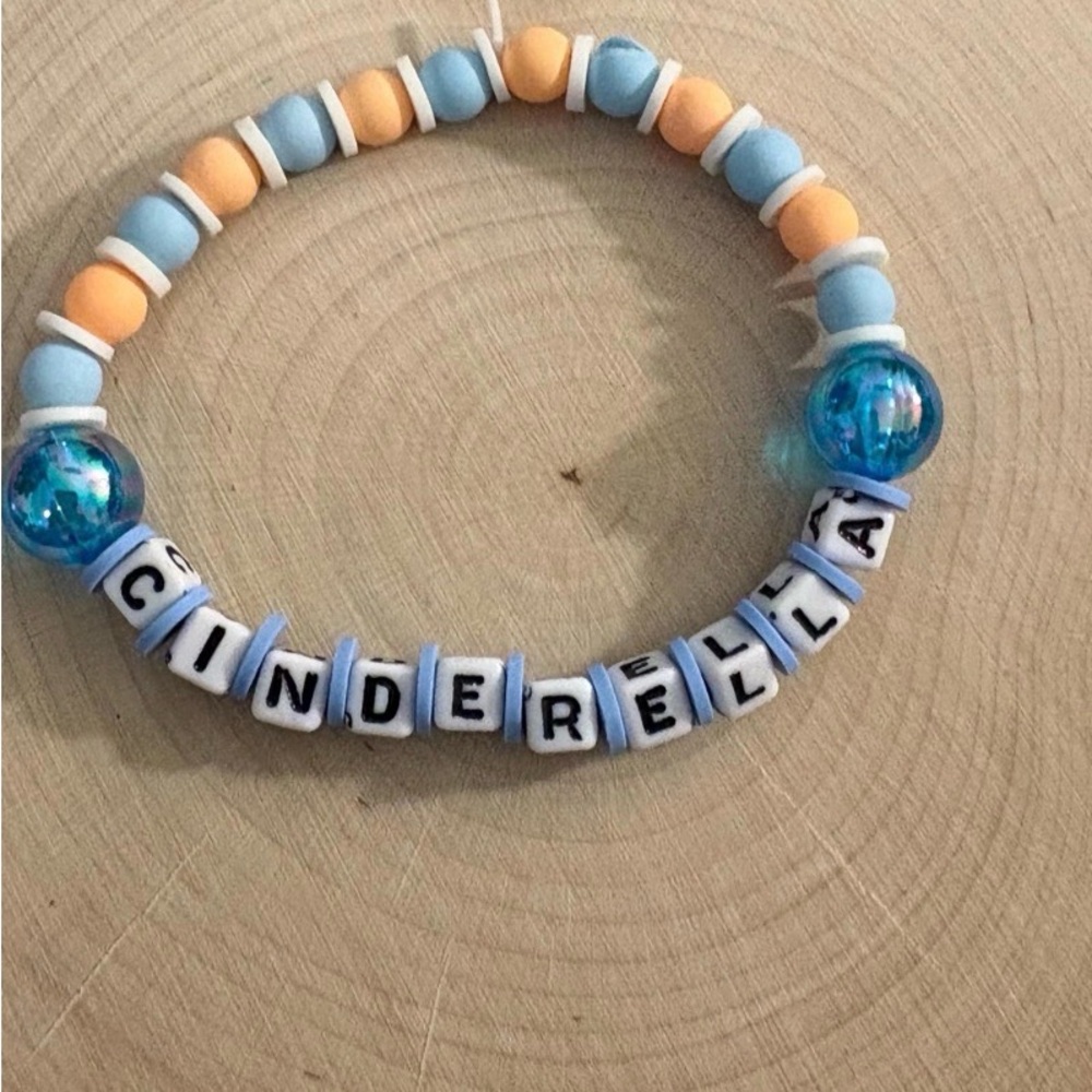 Disney parks “Cinderella” Inspired Hand Crafted Beaded Friendship Bracelet-Cute